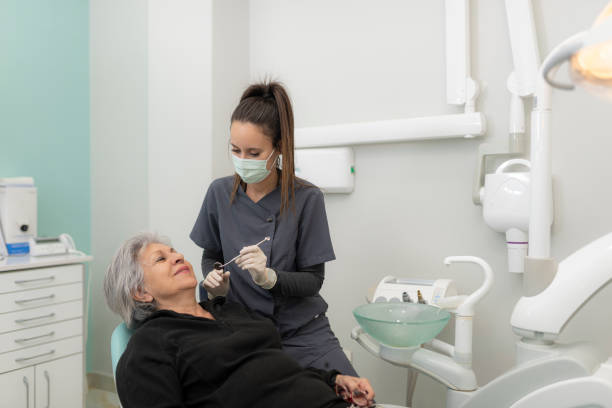 Best Emergency Tooth Extraction in Shackle Island, TN